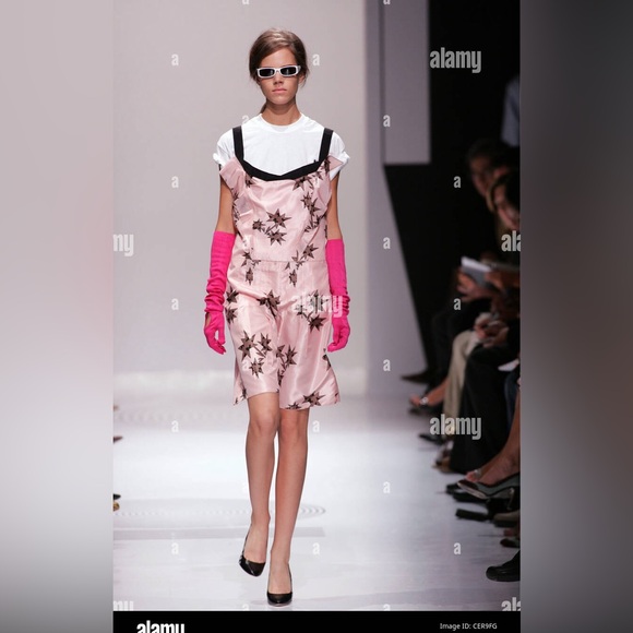 Miu Miu summer dress 100% silk size small - Picture 5 of 10